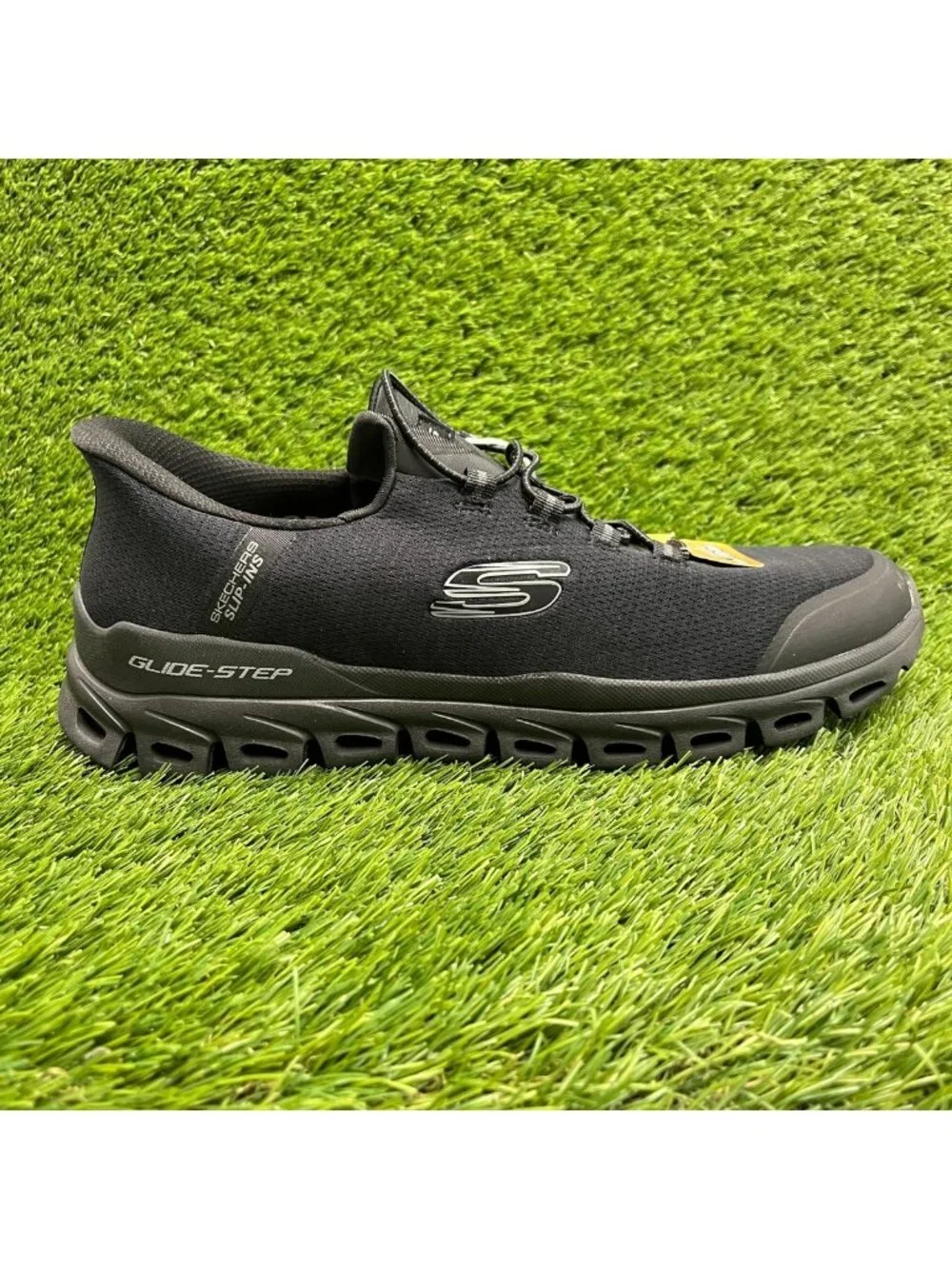 Skechers Glide Step-Zefyr Mens Size 10.5 Black Athletic Slip-On Shoes Sneakers